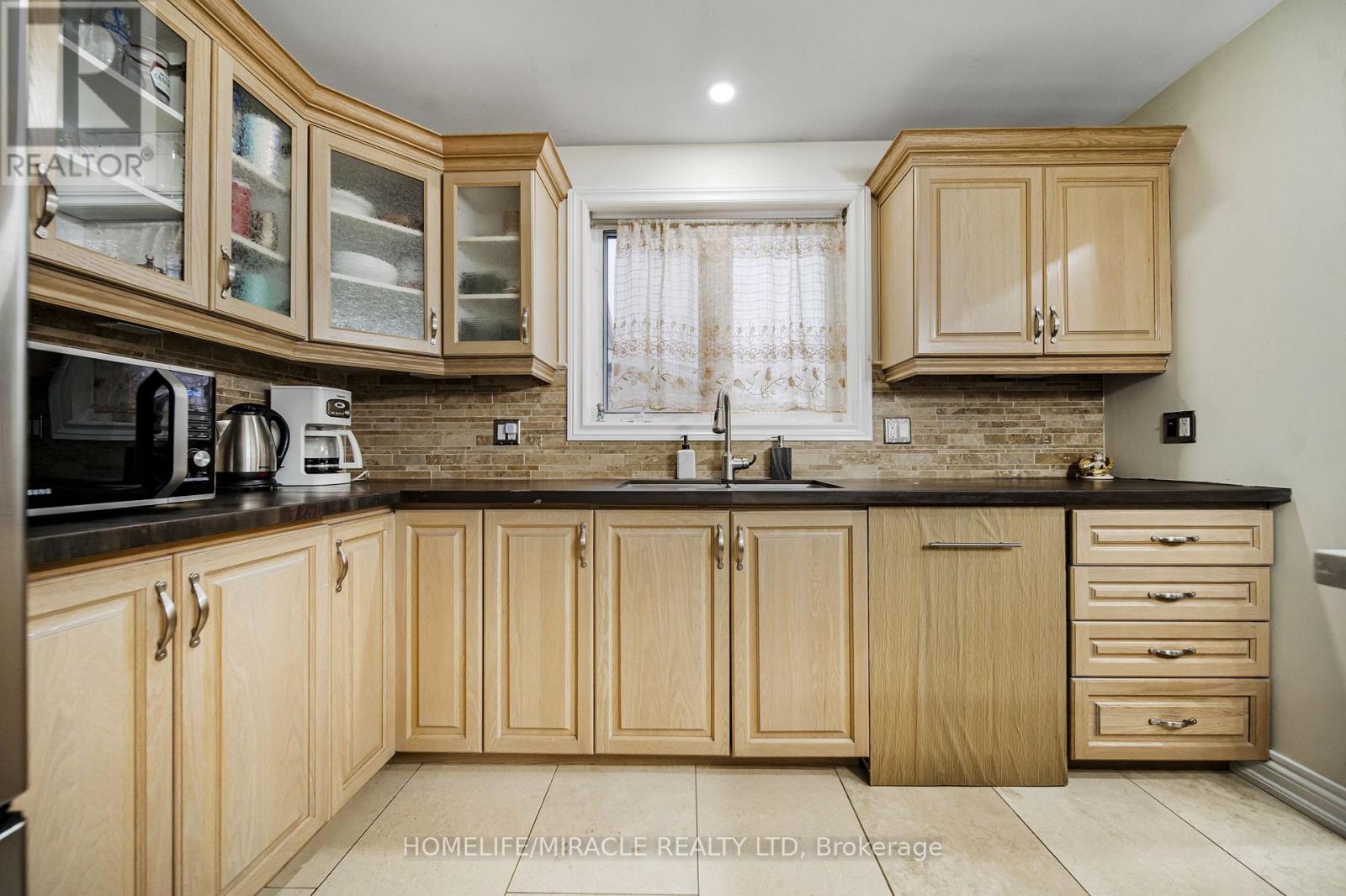 38 River View Drive, Brampton, Ontario  L6W 2E5 - Photo 22 - W13131214