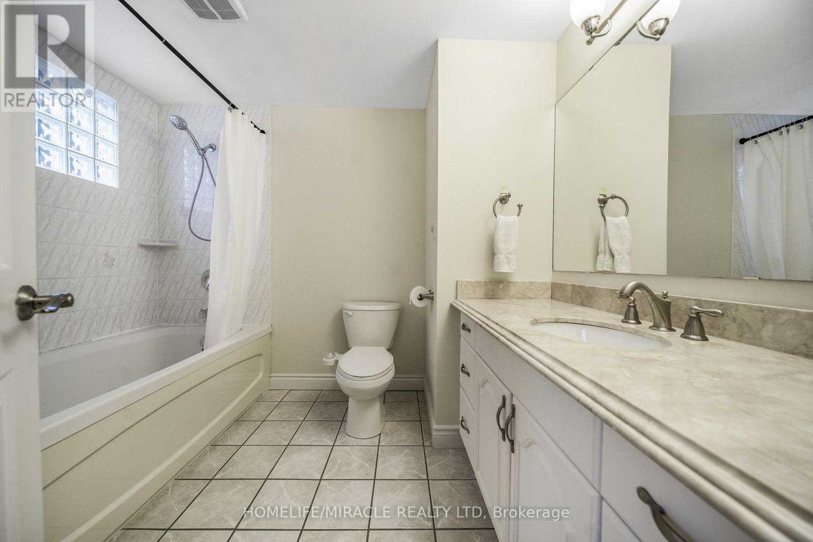 38 River View Drive, Brampton, Ontario  L6W 2E5 - Photo 36 - W13131214