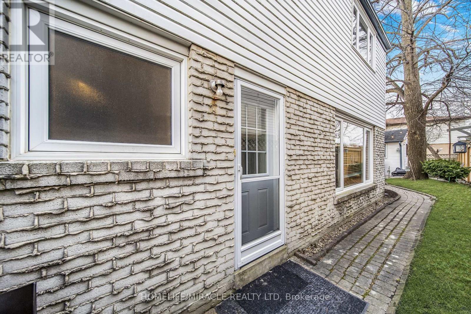 38 River View Drive, Brampton, Ontario  L6W 2E5 - Photo 42 - W13131214