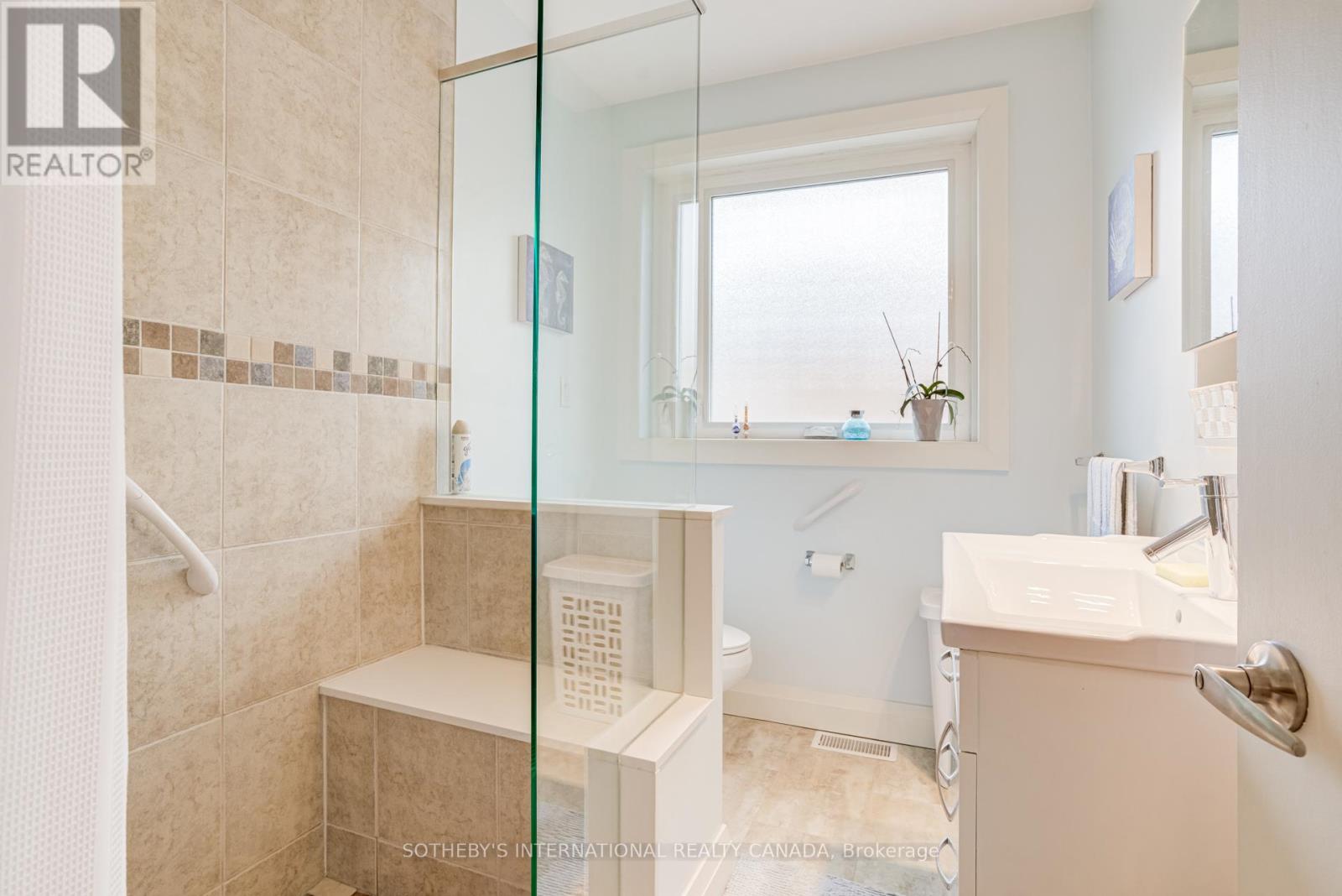 16 Paulart Drive, Toronto, Ontario  M9B 3V4 - Photo 26 - W13090680