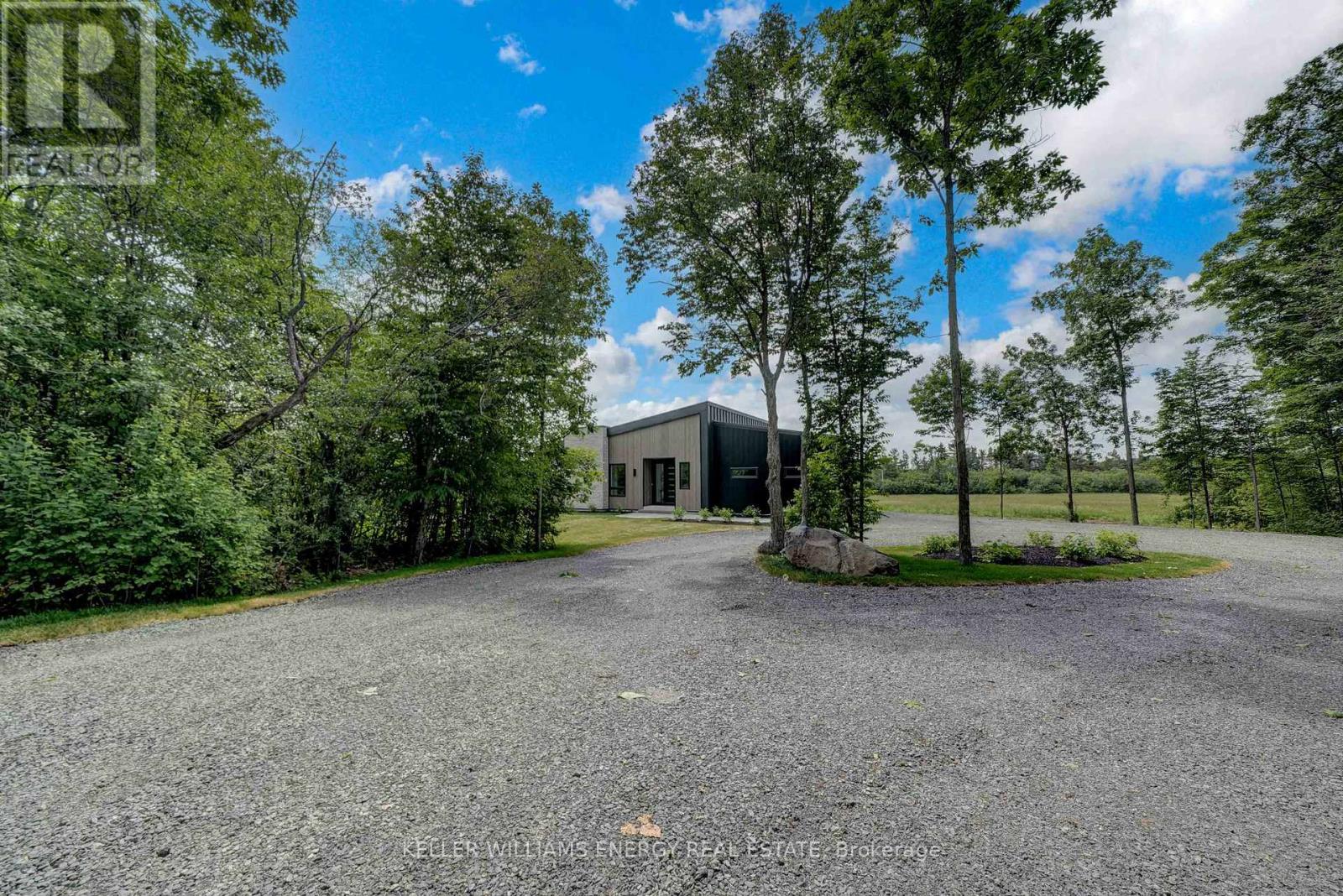 13 Partridge Hollow Road, Prince Edward County, Ontario  K0K 1T0 - Photo 4 - X12255477