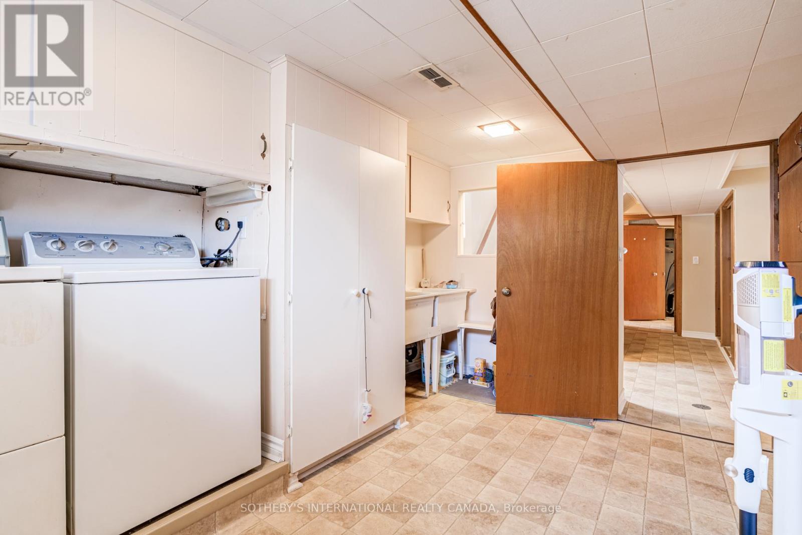16 Paulart Drive, Toronto, Ontario  M9B 3V4 - Photo 38 - W13090680