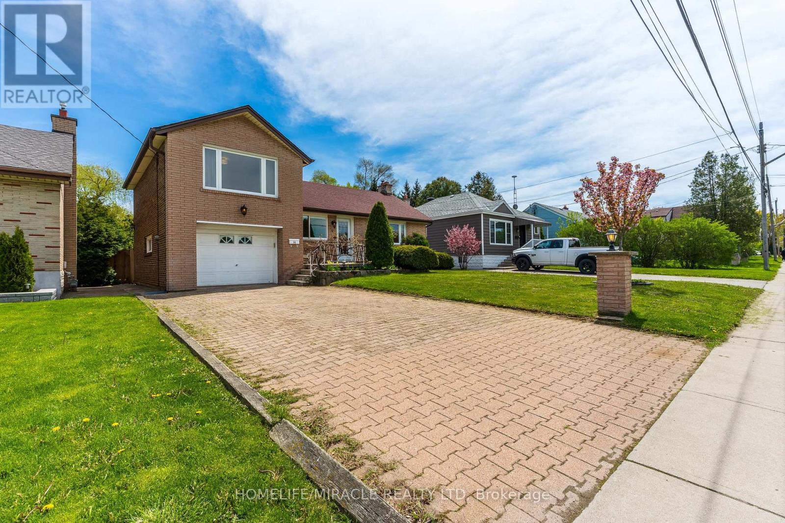 32 Durham Road, Hamilton, Ontario  L8E 1X1 - Photo 2 - X13131218