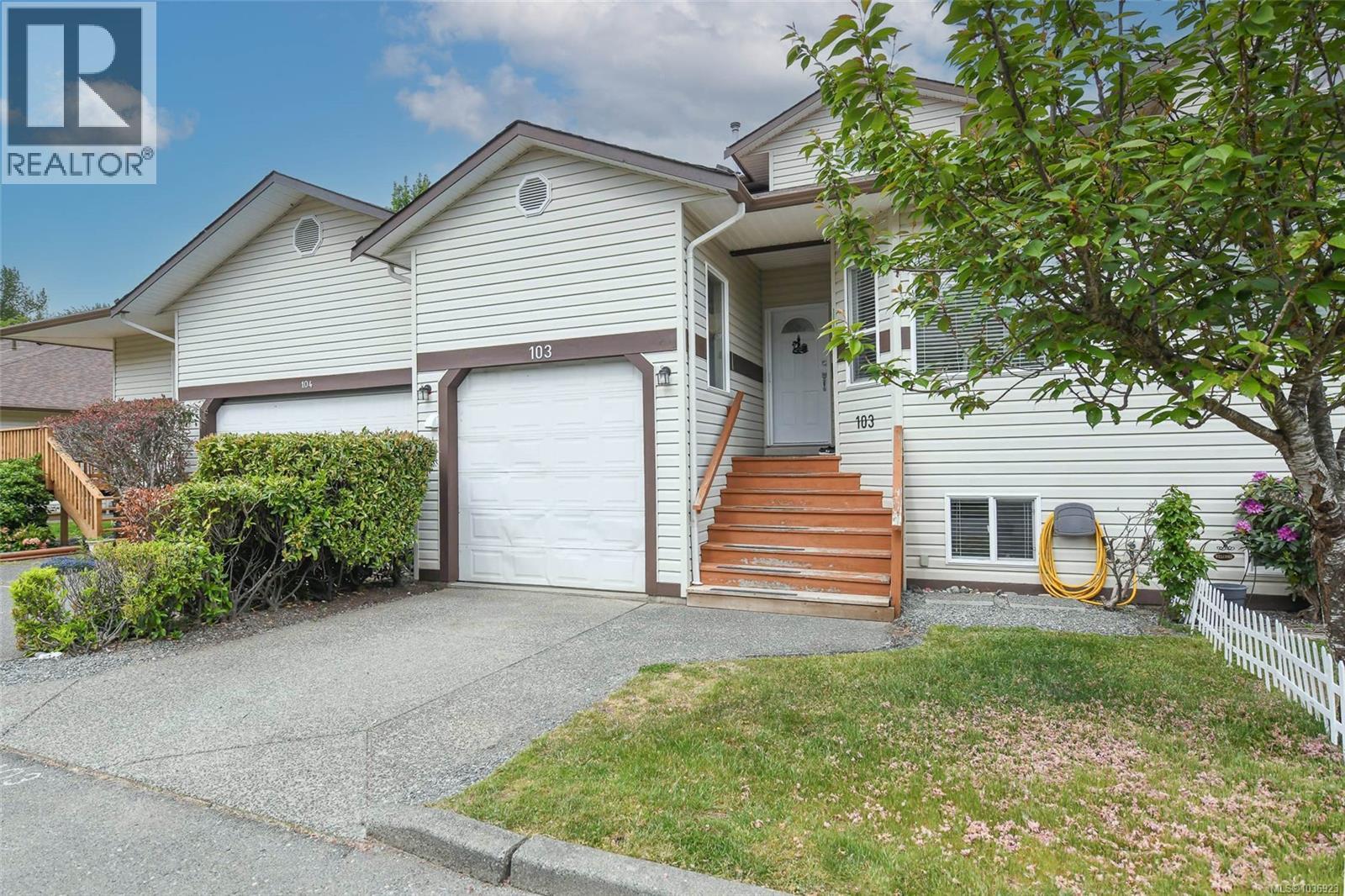 103 2727 1st St, Courtenay, British Columbia  V9N 9C8 - Photo 1 - 1036923