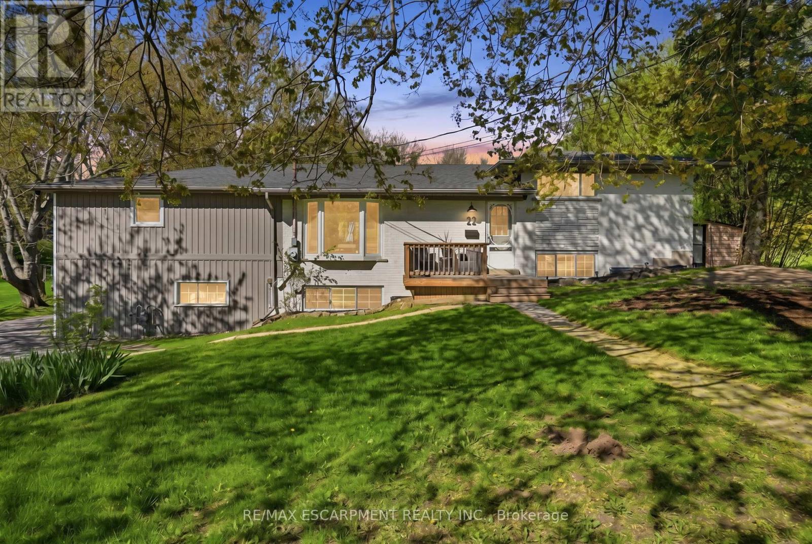 22 ROSEBOUGH STREET, Hamilton, Ontario