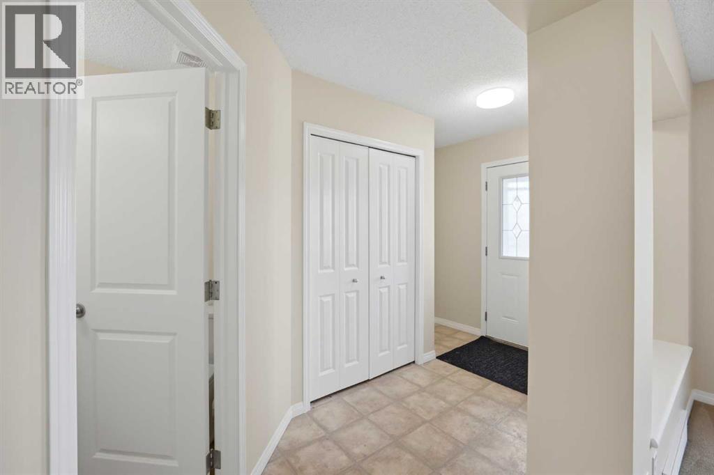 35 Saddlebrook Link Ne, Calgary, Alberta  T3J 0B4 - Photo 4 - A2310699
