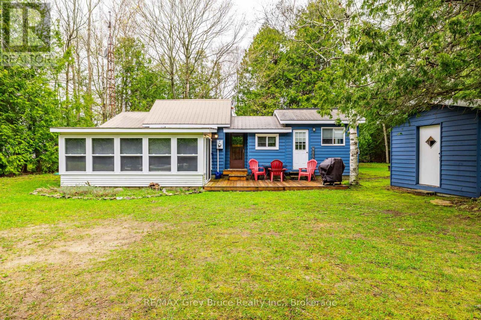 39 Cardinal Avenue, South Bruce Peninsula, Ontario  N0H 2T0 - Photo 1 - X13131278