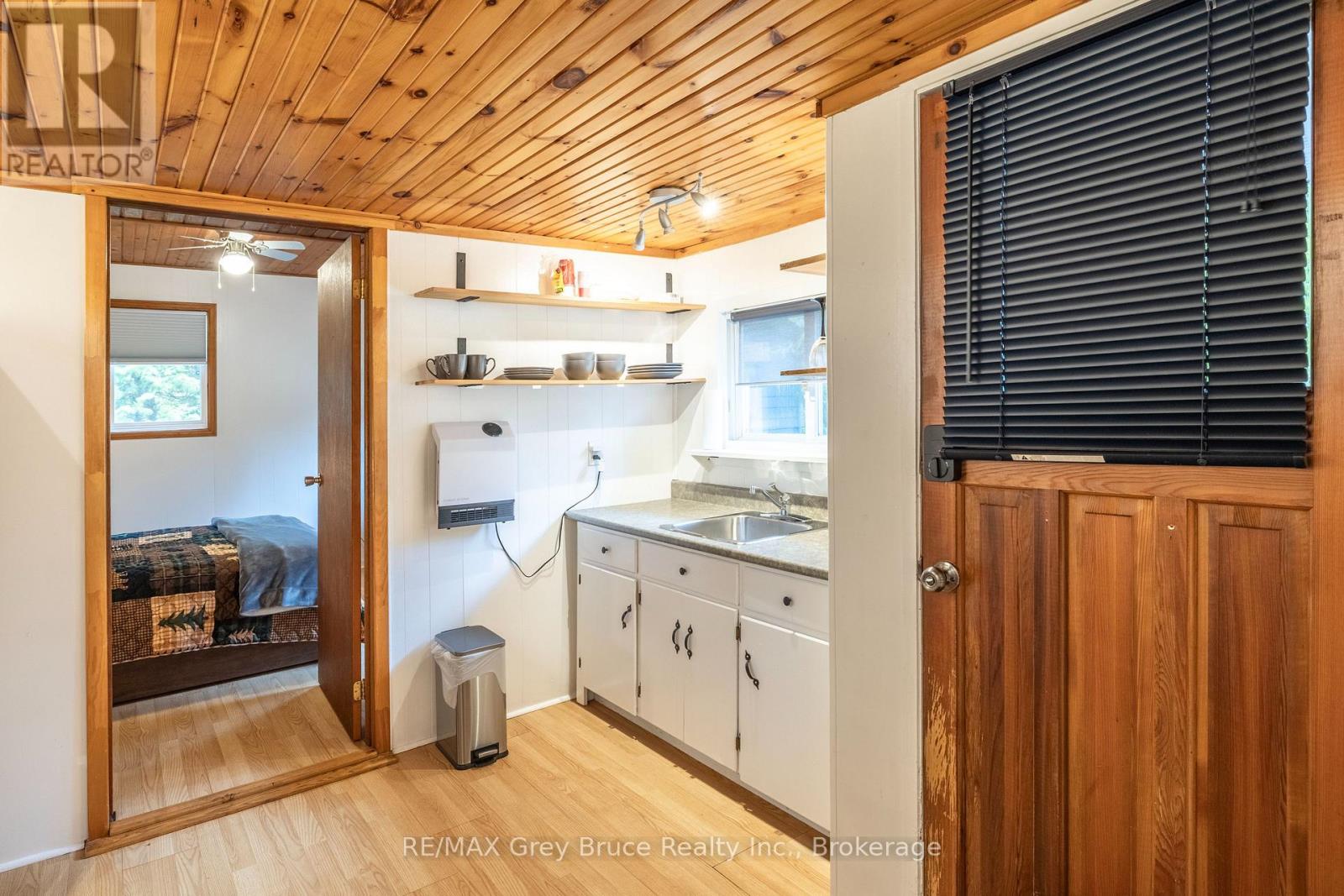 39 Cardinal Avenue, South Bruce Peninsula, Ontario  N0H 2T0 - Photo 10 - X13131278