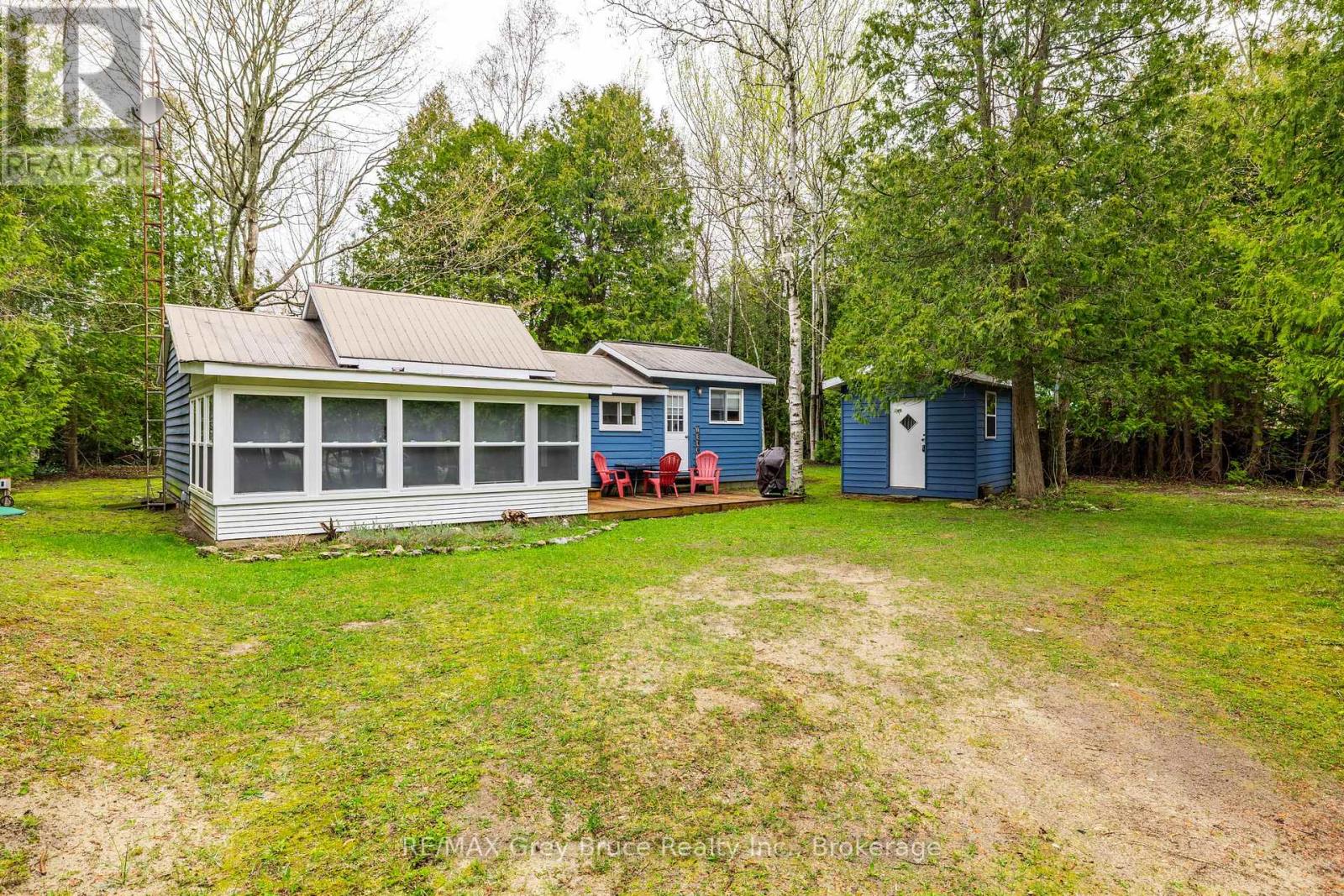 39 Cardinal Avenue, South Bruce Peninsula, Ontario  N0H 2T0 - Photo 3 - X13131278