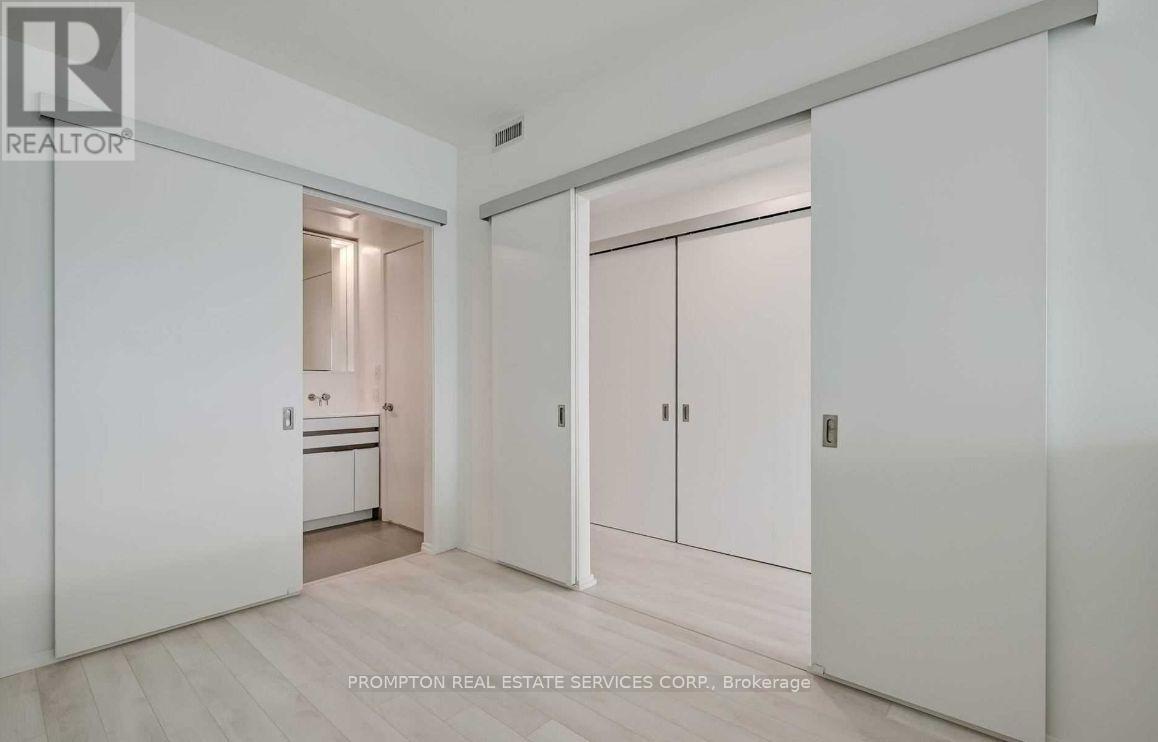 3511 - 197 Yonge Street, Toronto, Ontario  M5B 0C1 - Photo 4 - C13131320