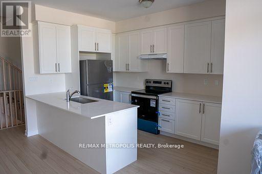 11 Chiffon Street, Vaughan, Ontario  L4L 1V8 - Photo 3 - N13131296
