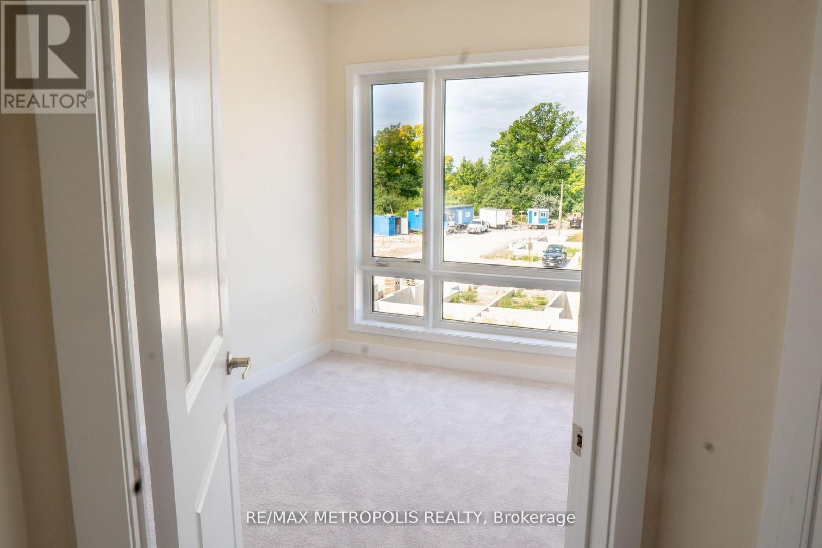 11 Chiffon Street, Vaughan, Ontario  L4L 1V8 - Photo 5 - N13131296