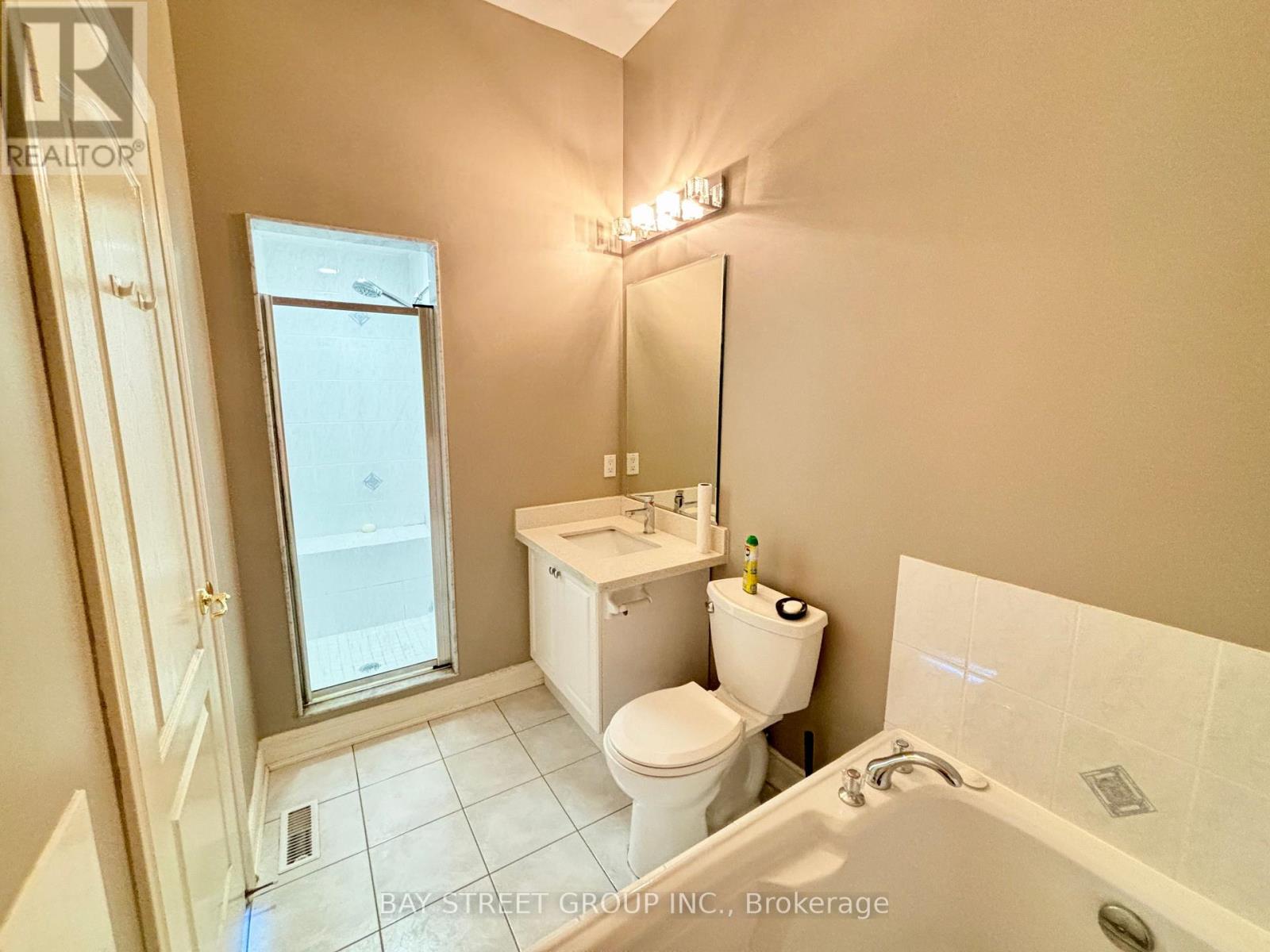 69 Princeton Avenue, Richmond Hill, Ontario  L4S 2E7 - Photo 10 - N13131304