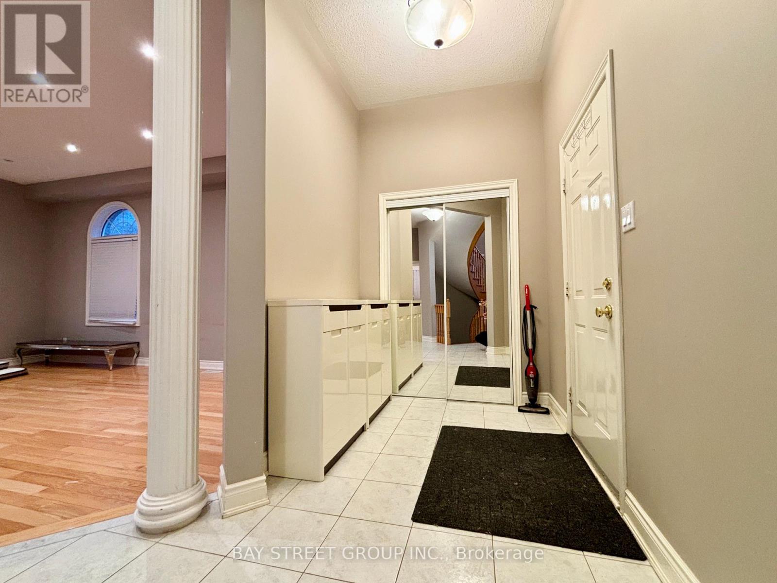 69 Princeton Avenue, Richmond Hill, Ontario  L4S 2E7 - Photo 2 - N13131304