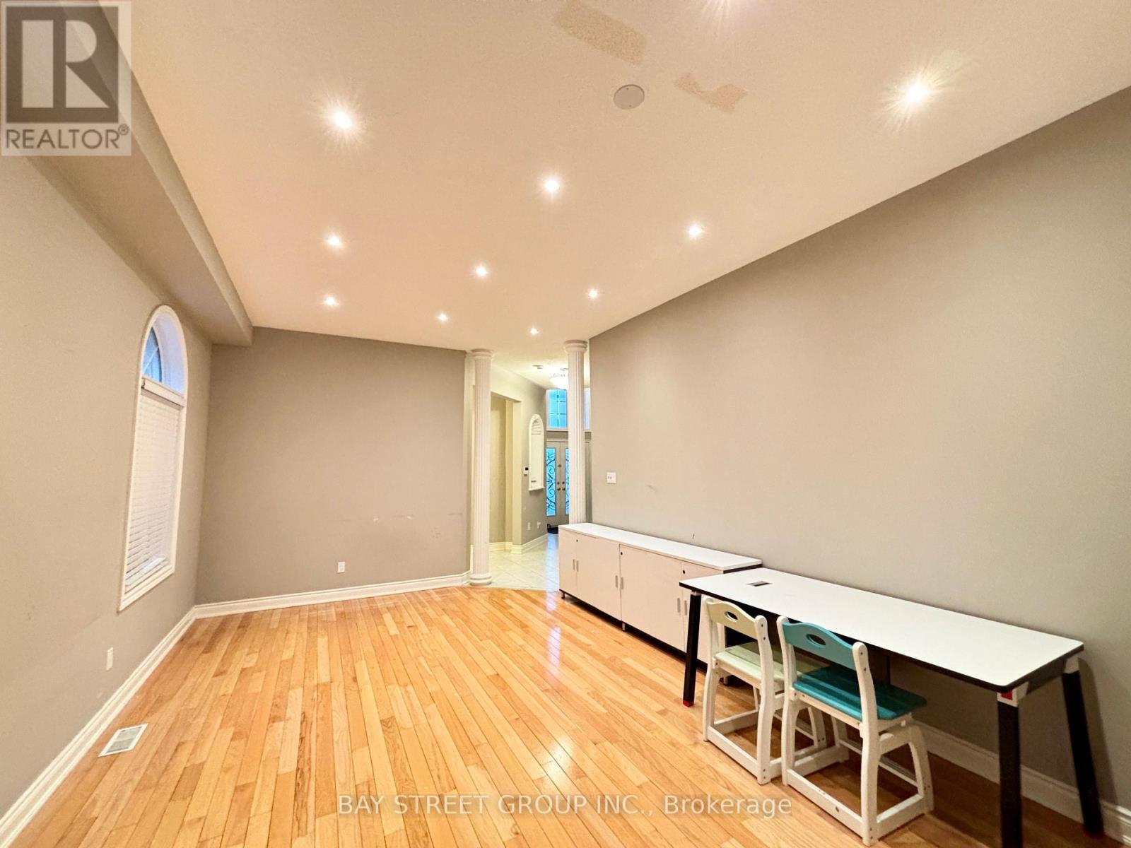 69 Princeton Avenue, Richmond Hill, Ontario  L4S 2E7 - Photo 4 - N13131304