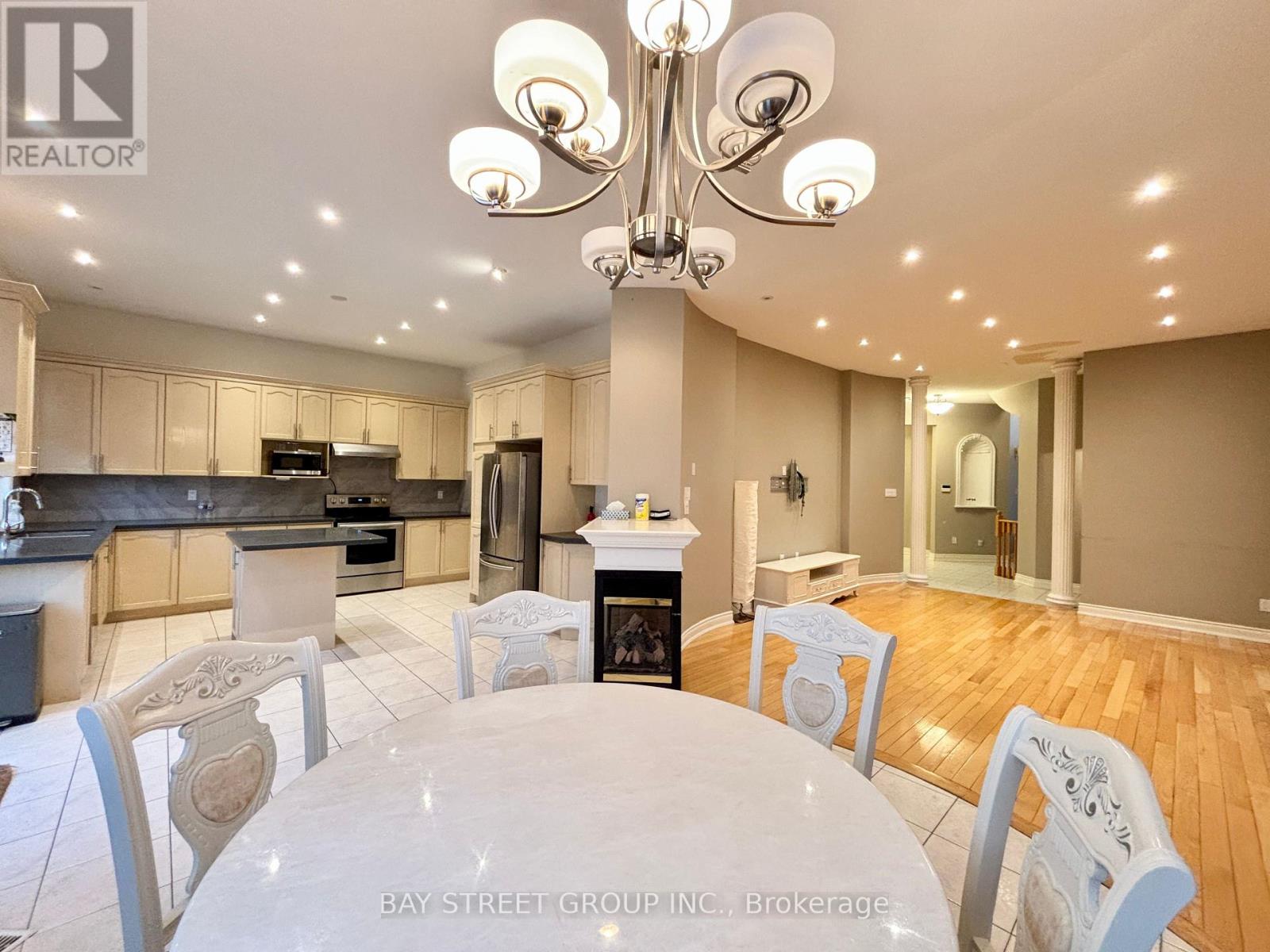 69 Princeton Avenue, Richmond Hill, Ontario  L4S 2E7 - Photo 8 - N13131304