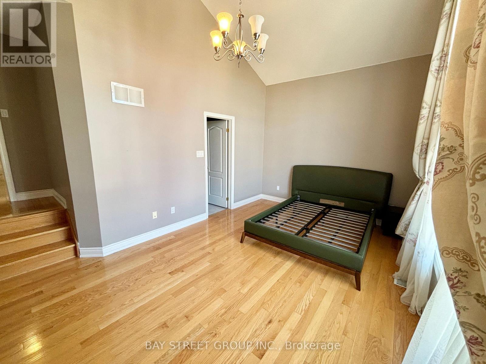 69 Princeton Avenue, Richmond Hill, Ontario  L4S 2E7 - Photo 9 - N13131304