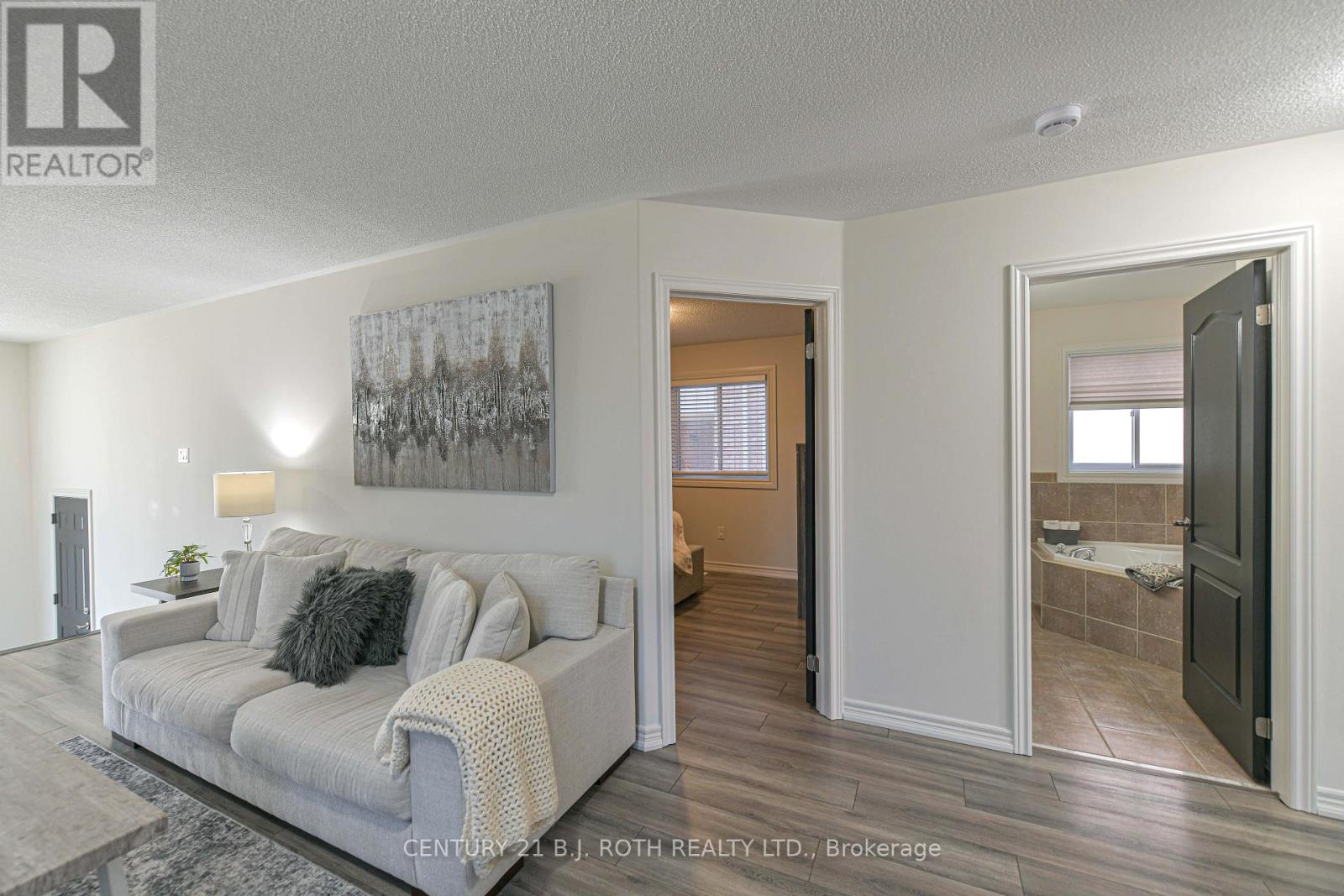 4 Lister Drive, Barrie (Holly), Ontario  L4N 0L5 - Photo 38 - S13131250