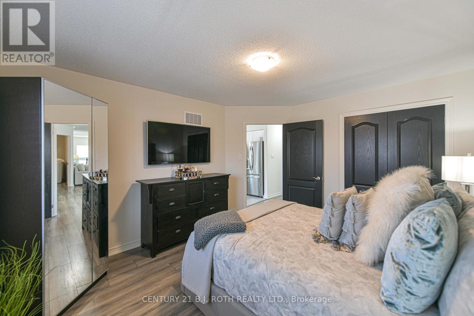 4 Lister Drive, Barrie (Holly), Ontario  L4N 0L5 - Photo 45 - S13131250