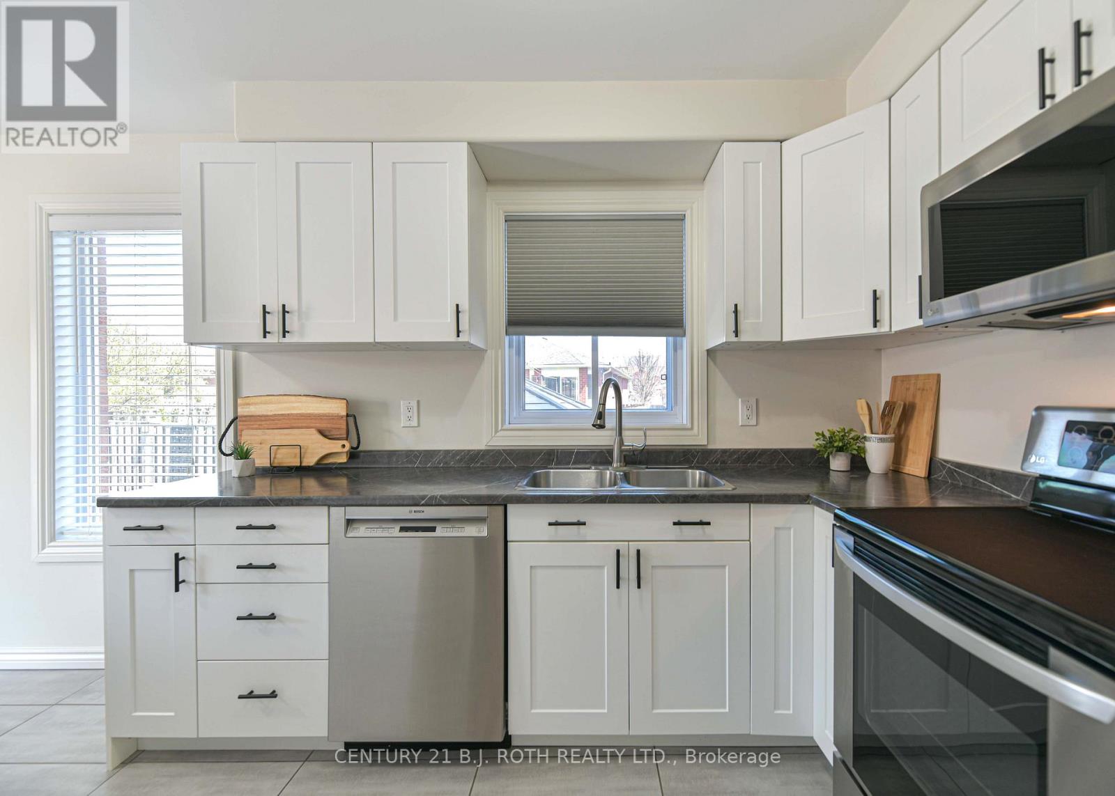4 Lister Drive, Barrie (Holly), Ontario  L4N 0L5 - Photo 48 - S13131250