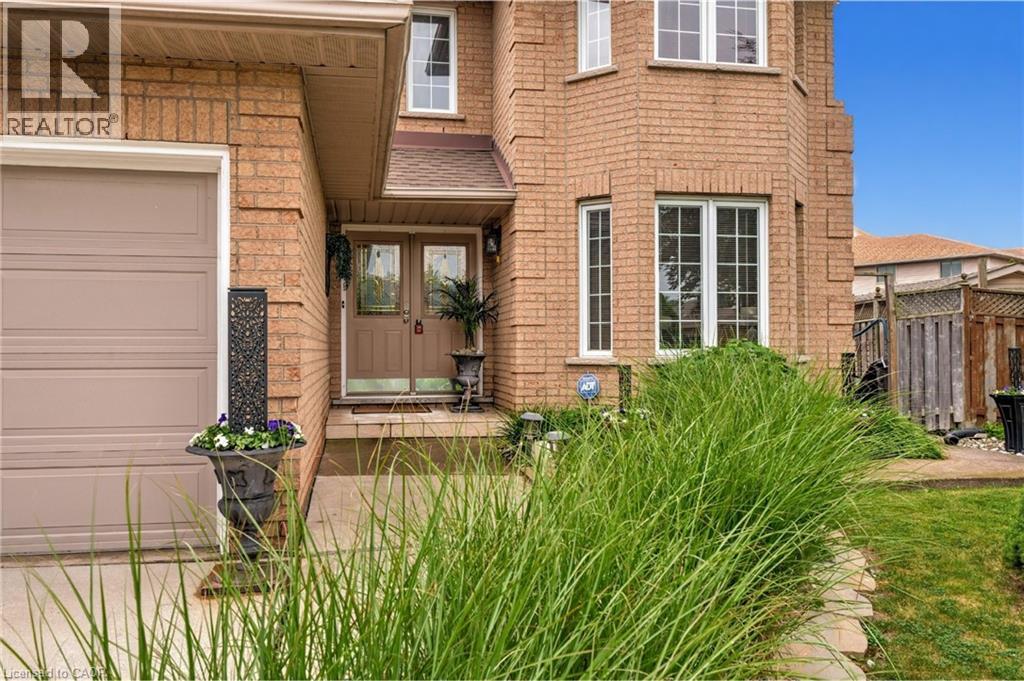 9 Sugarberry Court, Stoney Creek, Ontario  L8E 5E6 - Photo 3 - 40798390