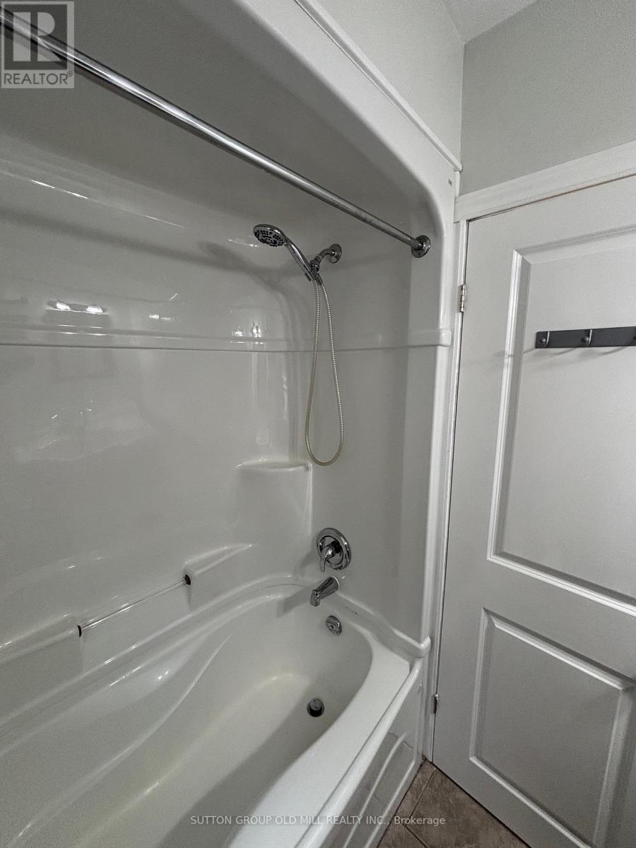 Upper - 85a Evans Avenue, Toronto, Ontario  M8Z 1H7 - Photo 12 - W13126180