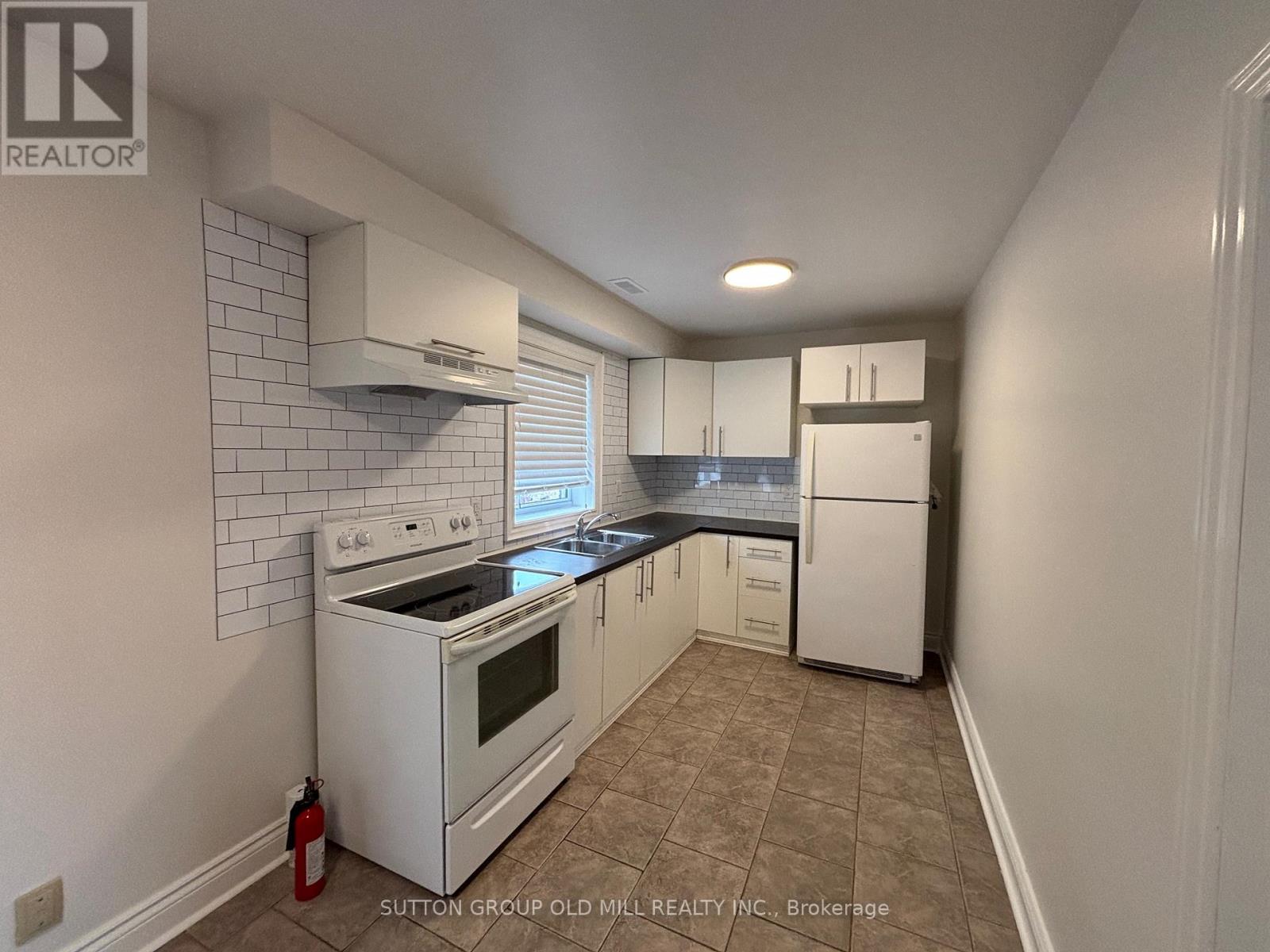 Upper - 85a Evans Avenue, Toronto, Ontario  M8Z 1H7 - Photo 16 - W13126180