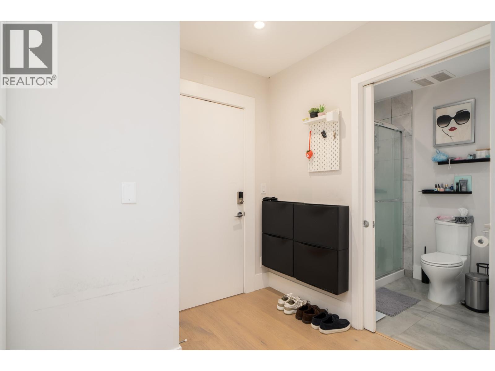 104 1591 Bowser Avenue, North Vancouver, British Columbia  V7P 2Y4 - Photo 6 - R3124054