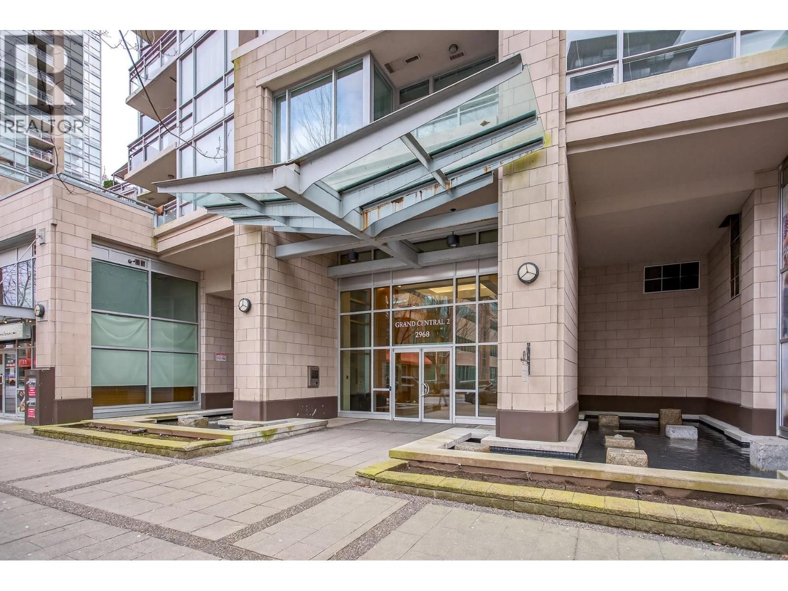 1904 2968 Glen Drive, Coquitlam, British Columbia  V3B 0C4 - Photo 2 - R3124058