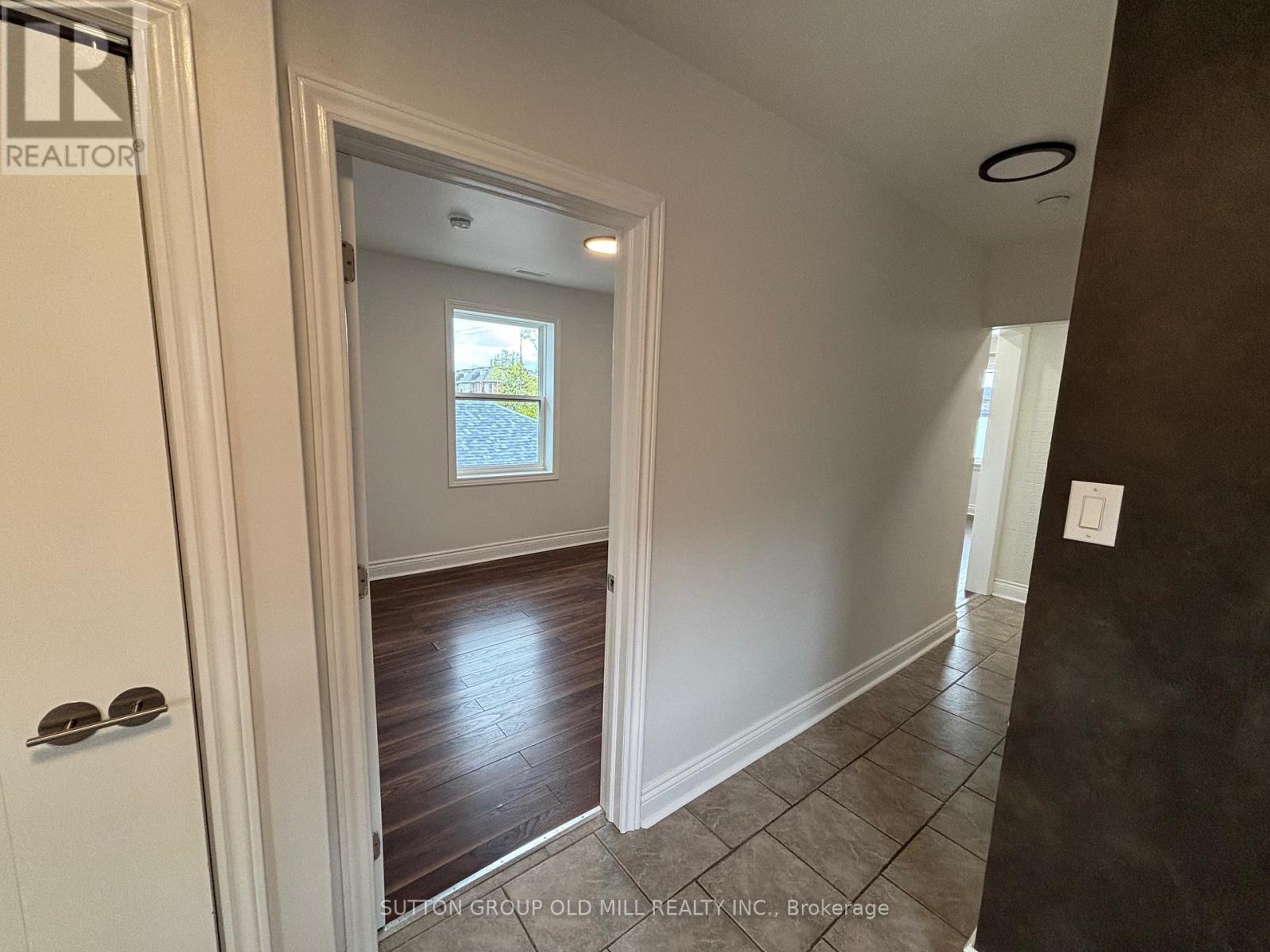 Upper - 85a Evans Avenue, Toronto, Ontario  M8Z 1H7 - Photo 19 - W13126180