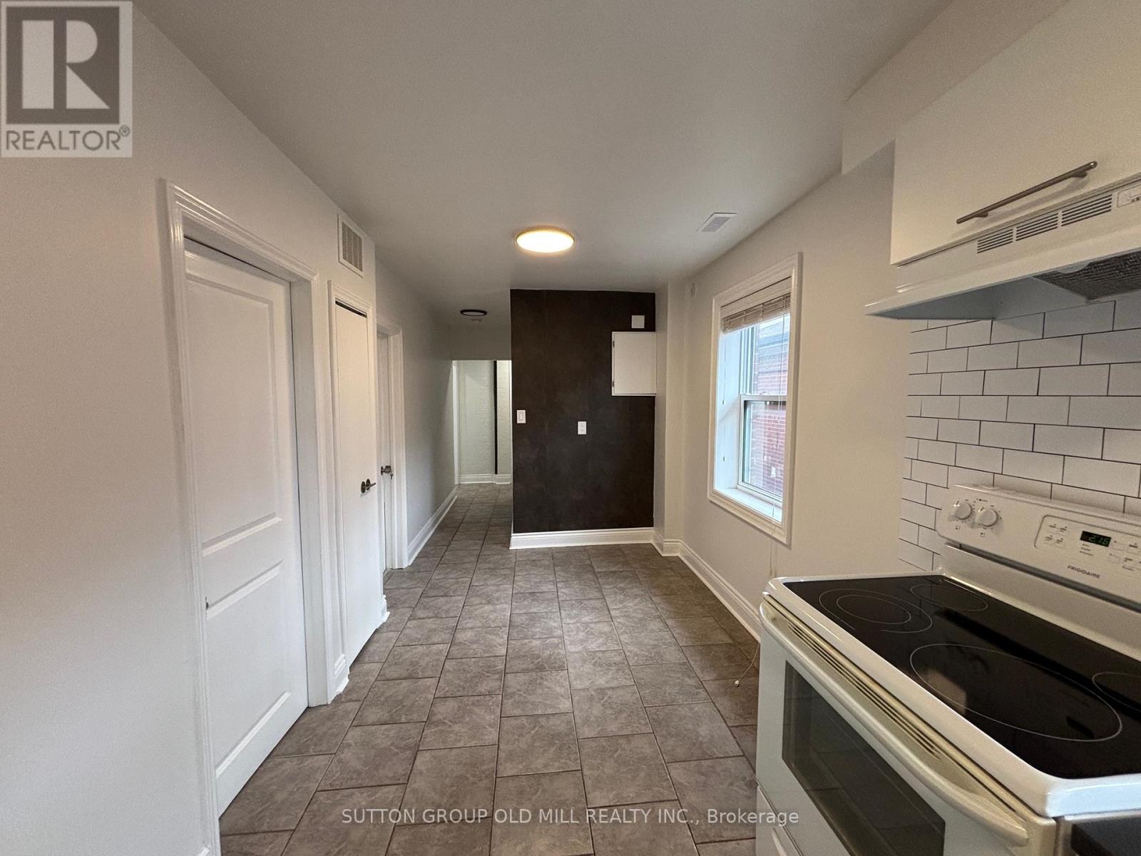 Upper - 85a Evans Avenue, Toronto, Ontario  M8Z 1H7 - Photo 18 - W13126180