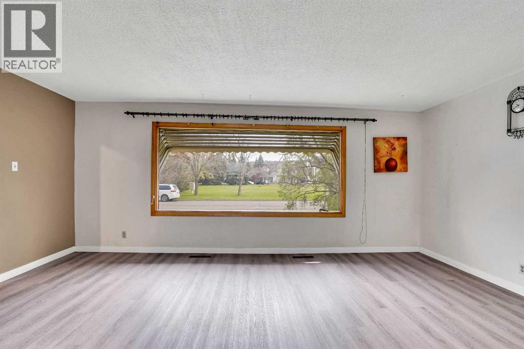 8316 43 Avenue NW, Calgary, Alberta  T3B 1X9 - Photo 6 - A2308433