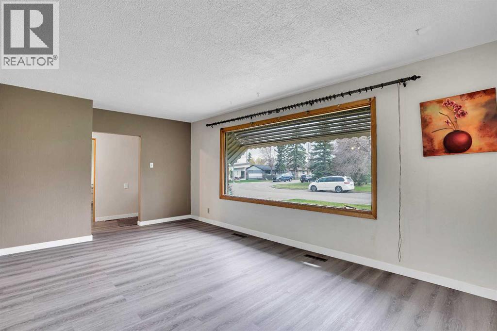 8316 43 Avenue NW, Calgary, Alberta  T3B 1X9 - Photo 7 - A2308433