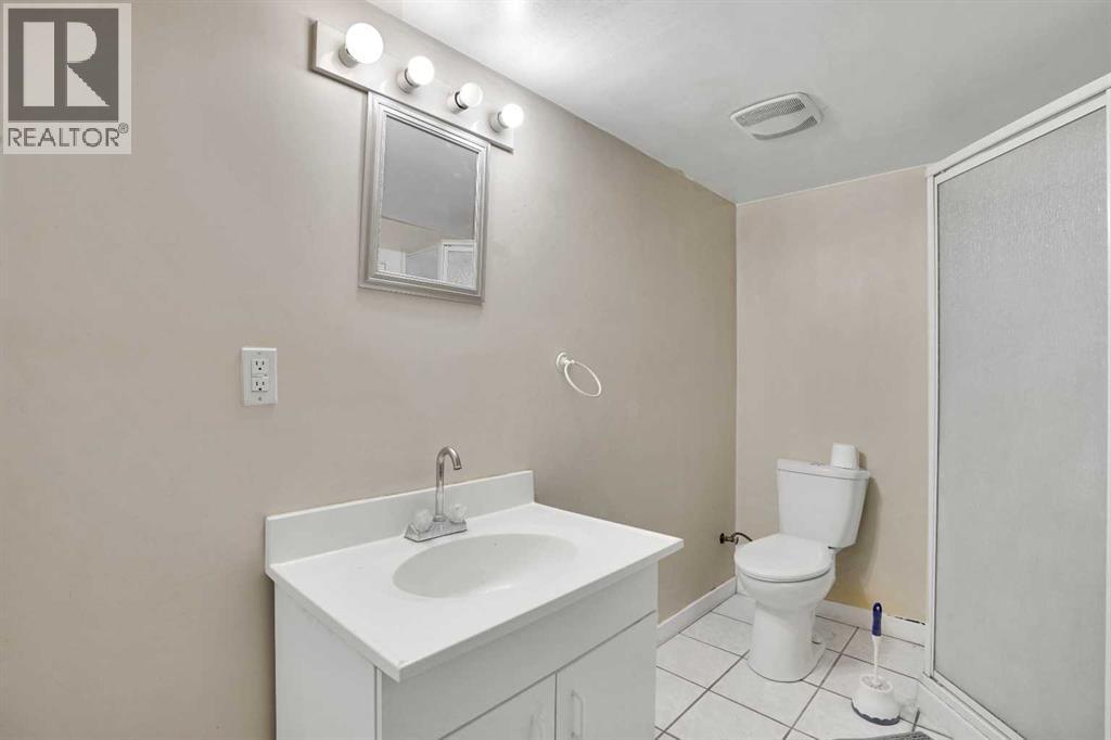 8316 43 Avenue NW, Calgary, Alberta  T3B 1X9 - Photo 32 - A2308433