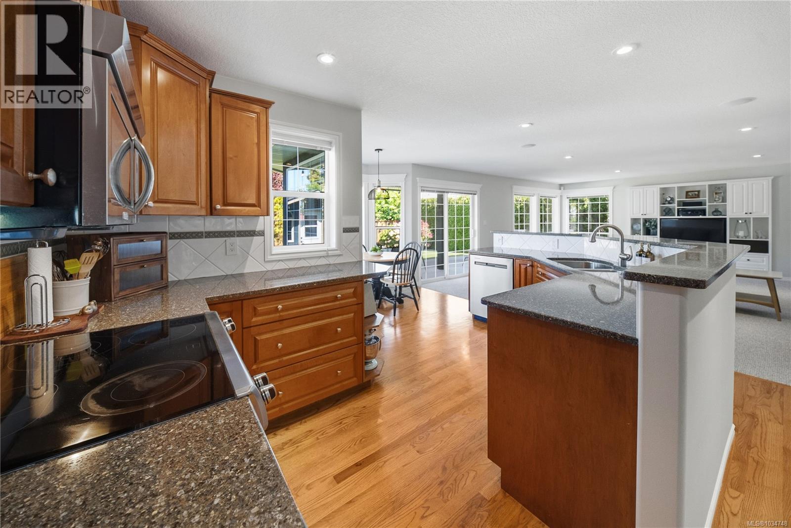 6258 Mcrobb Ave, Nanaimo, British Columbia  V9V 1M4 - Photo 3 - 1034748