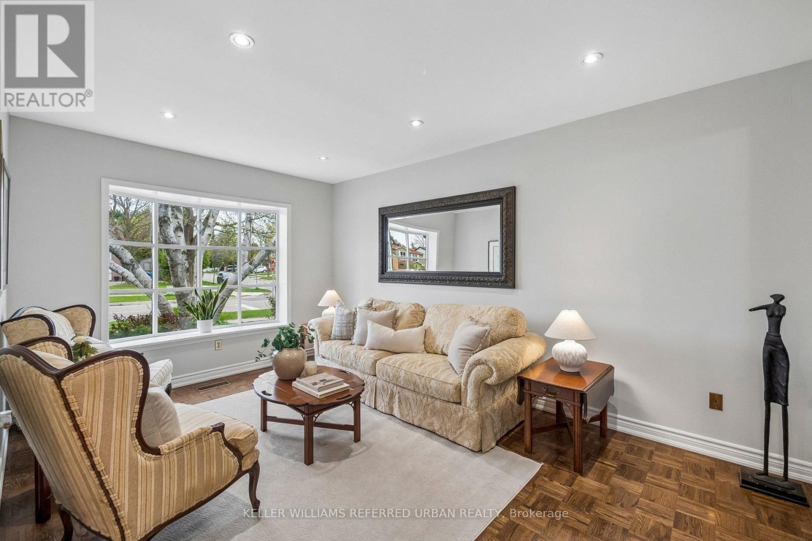 78 Springhead Gardens, Richmond Hill, Ontario  L4C 5B9 - Photo 6 - N13063750