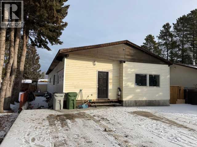 7106 South Glen Avenue, Edson, Alberta  T7E 1M9 - Photo 1 - A2282187
