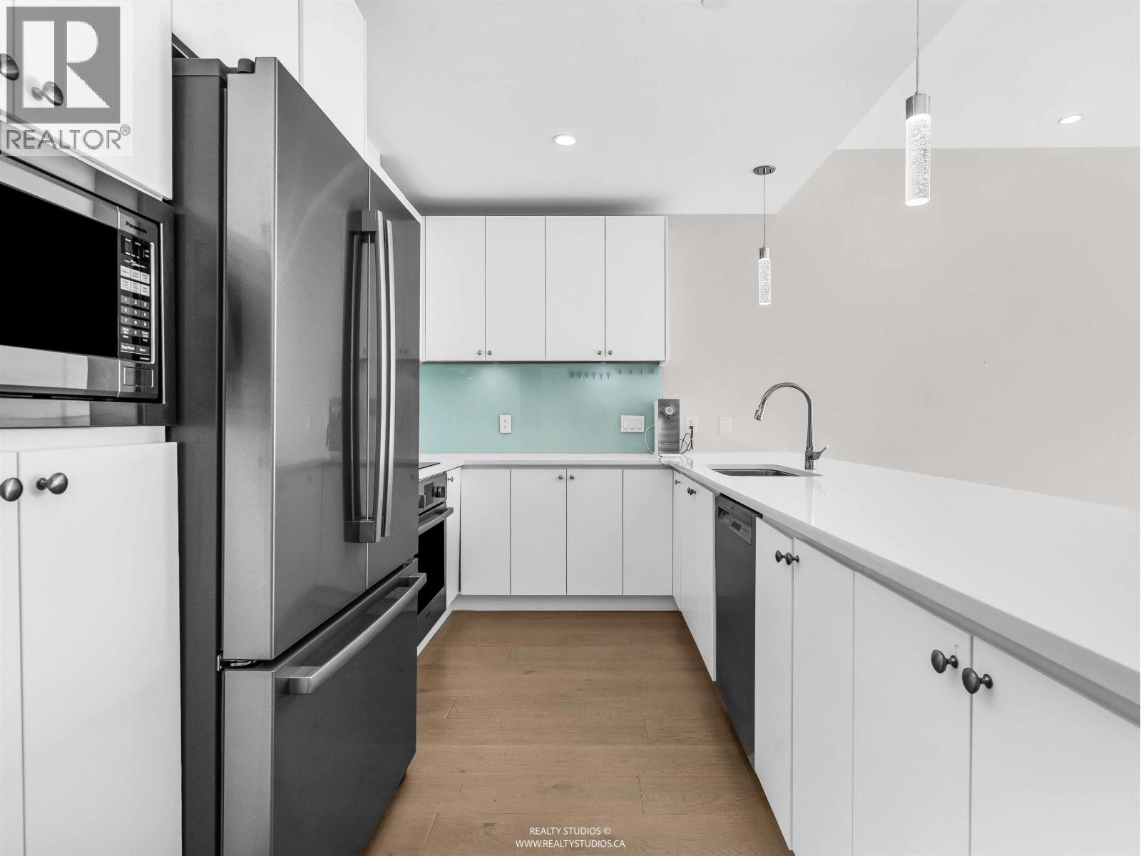 206 1591 Bowser Avenue, North Vancouver, British Columbia  V7P 2Y4 - Photo 5 - R3109972