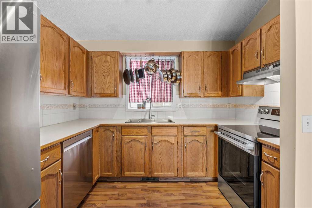 316 Coventry Close Ne, Calgary, Alberta  T3K 4C5 - Photo 10 - A2306059