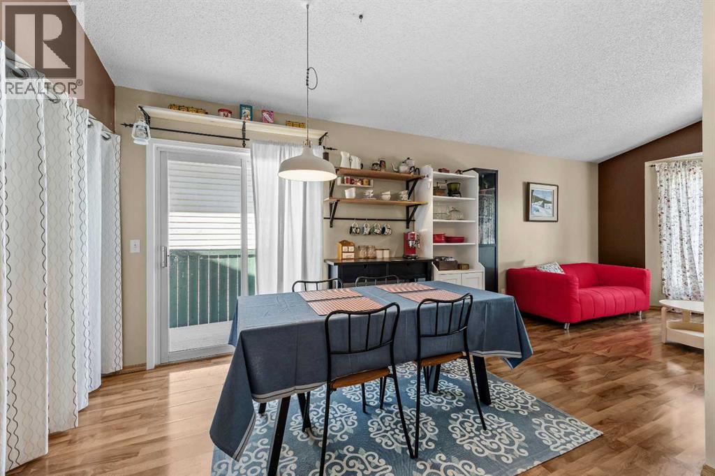316 Coventry Close Ne, Calgary, Alberta  T3K 4C5 - Photo 9 - A2306059