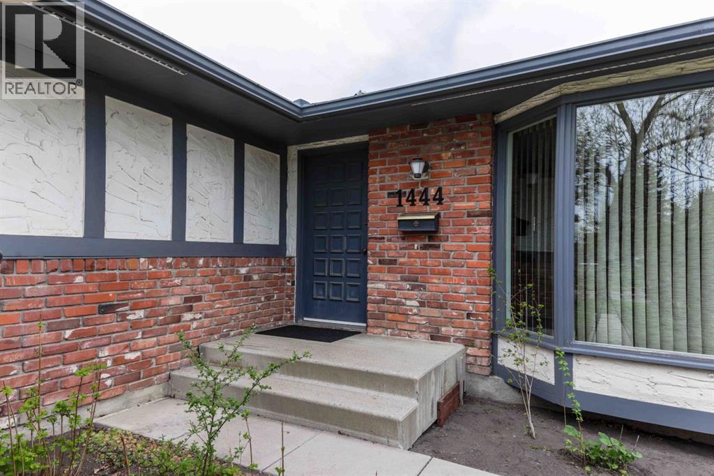 1444 Acadia Drive SE, Calgary, Alberta  T2J 3B1 - Photo 2 - A2310161