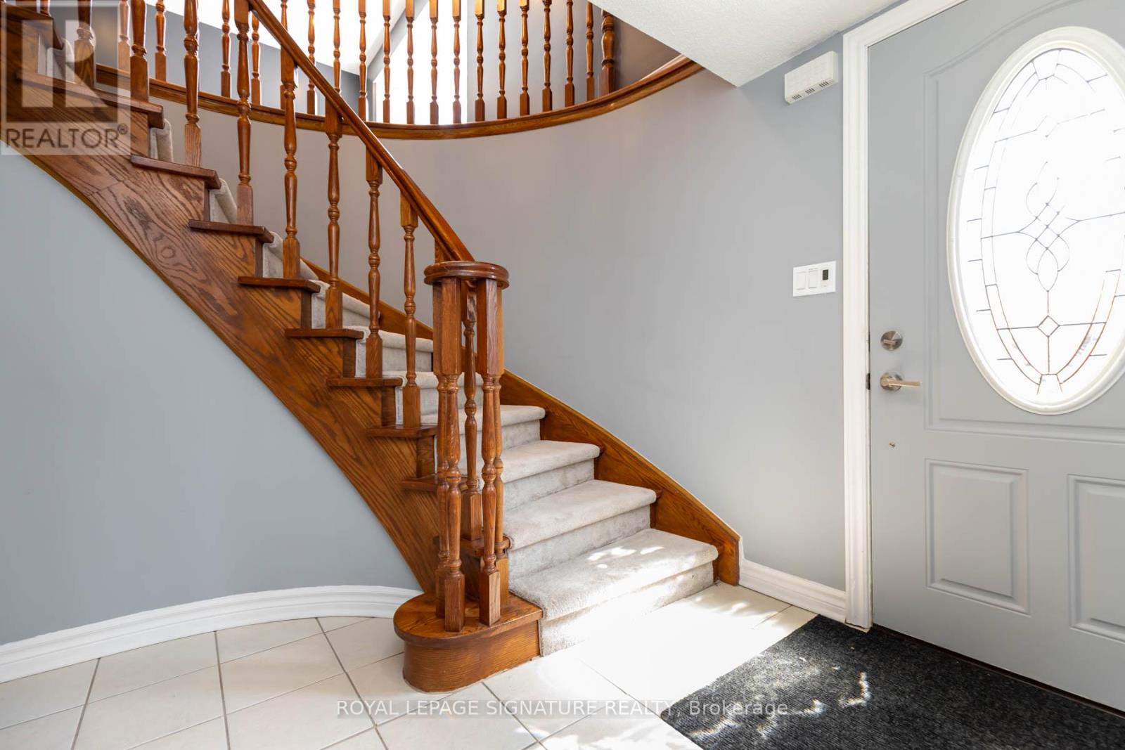 34 Kingswood Drive E, Clarington, Ontario  L1E 1G2 - Photo 2 - E13130962