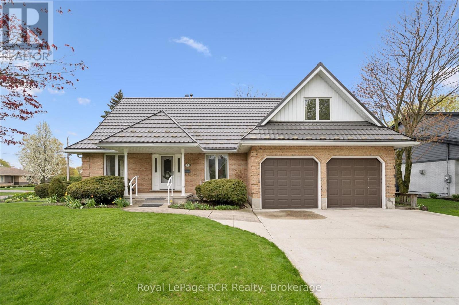5 JACKSON CRESCENT, North Perth, Ontario