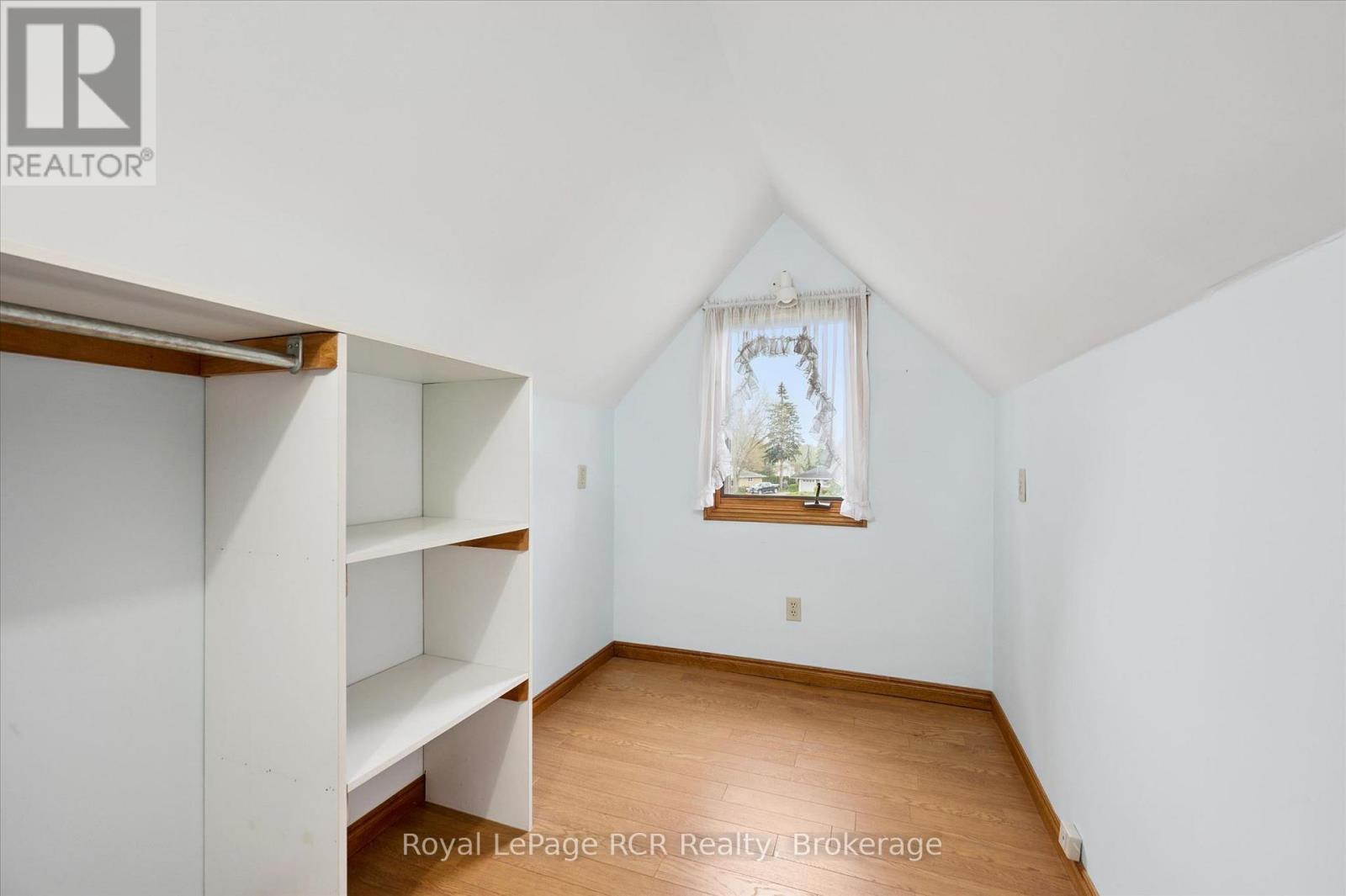 5 Jackson Crescent, North Perth, Ontario  N4W 1K2 - Photo 2 - X13131366
