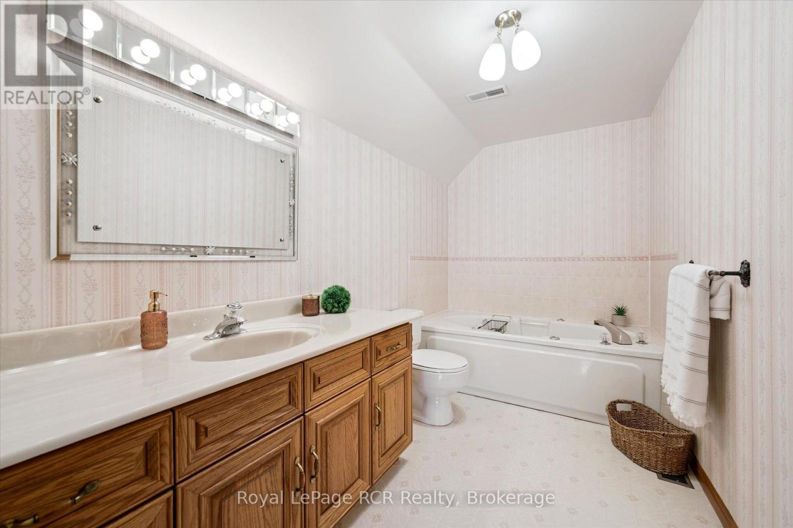 5 Jackson Crescent, North Perth, Ontario  N4W 1K2 - Photo 8 - X13131366