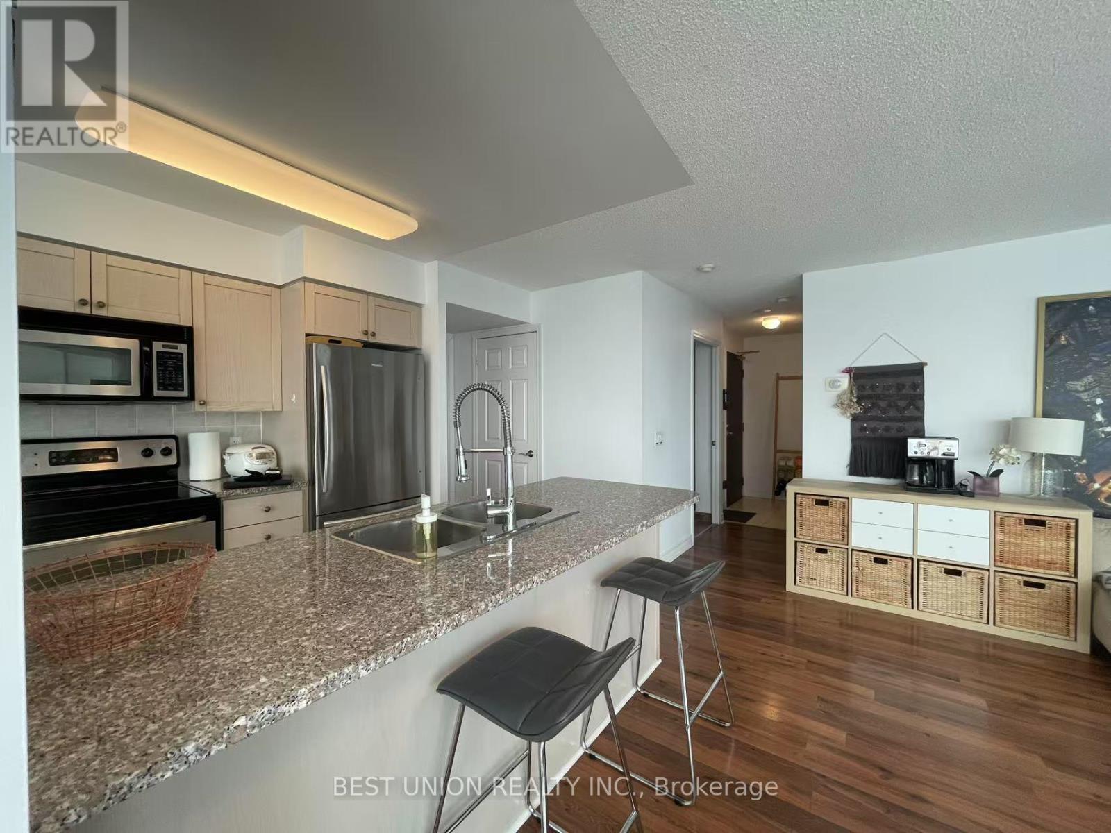 3511 - 30 Grand Trunk Crescent, Toronto, Ontario  M5J 3A4 - Photo 3 - C13131414
