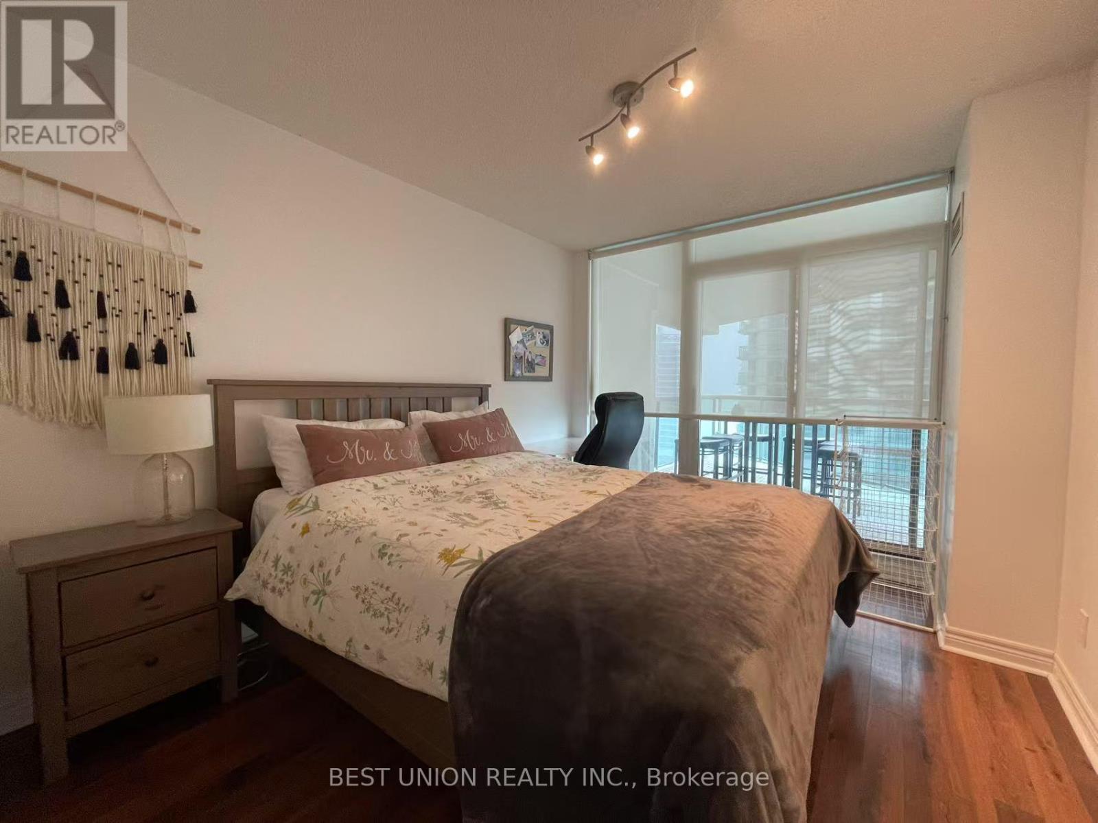 3511 - 30 Grand Trunk Crescent, Toronto, Ontario  M5J 3A4 - Photo 5 - C13131414