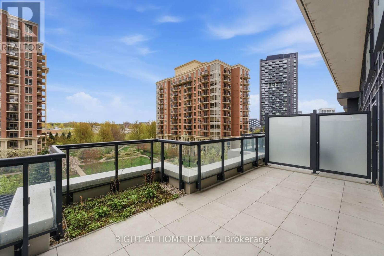 544 - 20 Inn On The Park Drive, Toronto, Ontario  M3C 0P8 - Photo 17 - C13131436
