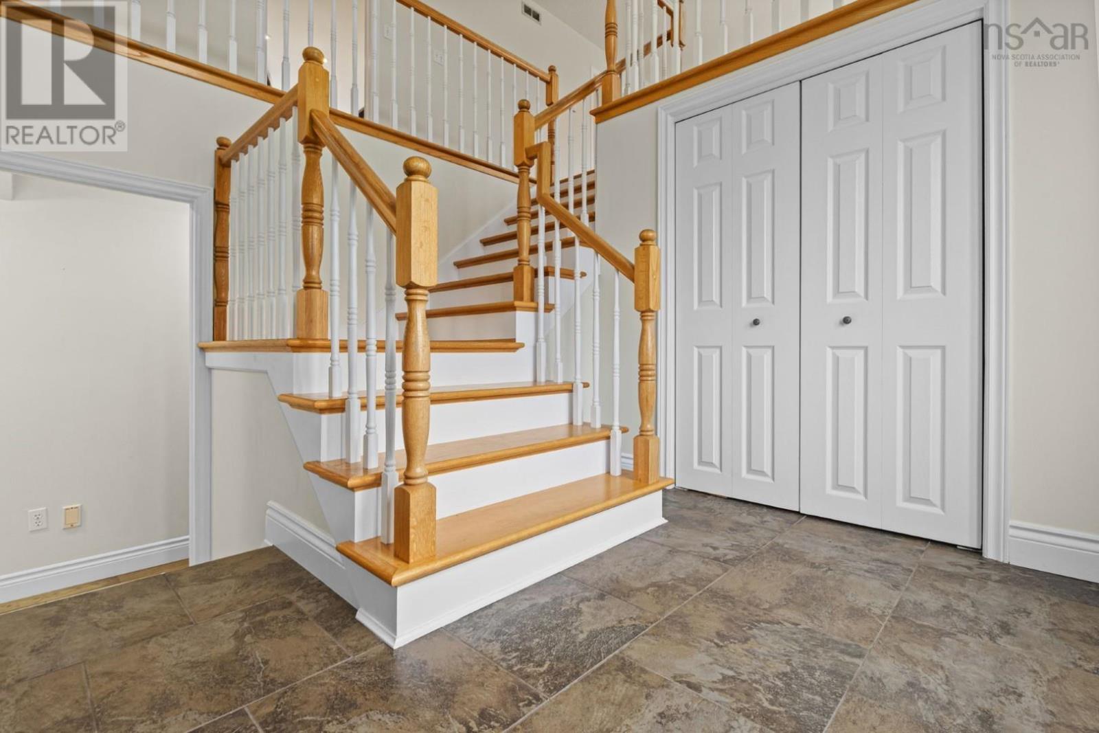 52 Madison Drive, Bedford, Nova Scotia  B4A 3V4 - Photo 3 - 202610664