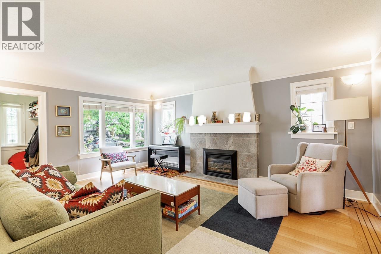 242 W 21st Avenue, Vancouver, British Columbia  V5Y 2E5 - Photo 3 - R3123930